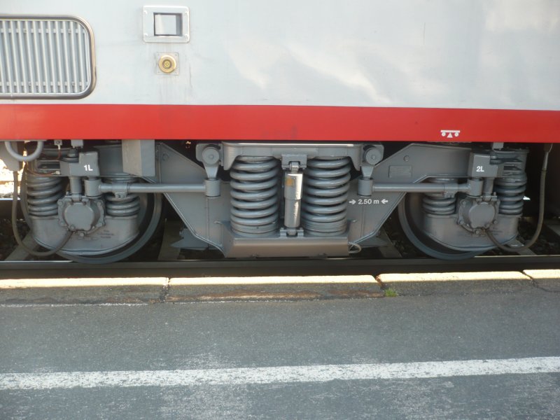 Ein Drehgestell eines sterreichischen Wagens. Aufgenommen in Traunstein.