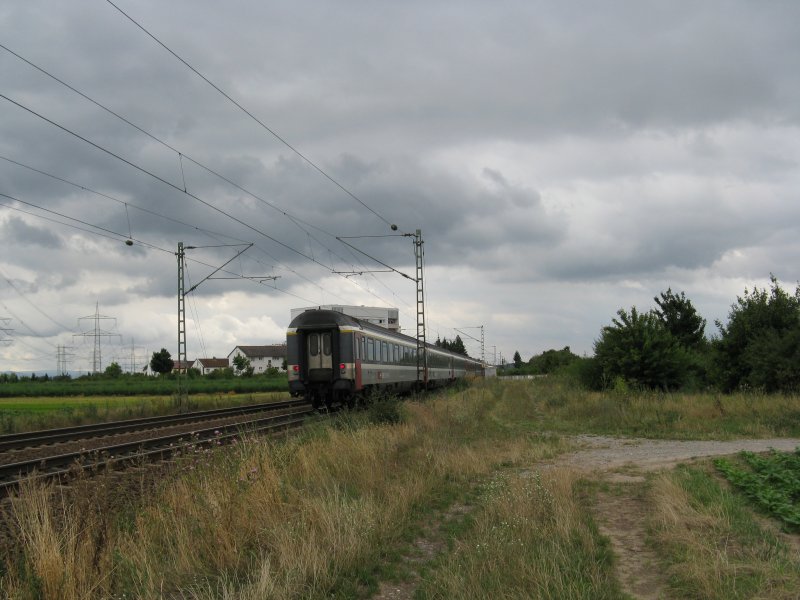 Ein EC7 von Dortmund Hbf nach Chur mit +35.Dieser Zug wurde wegen Bauarbeiten ber Gro-Gerau umgeleitet.Am 03.08.08 bei der durchfahrt in Lampertheim.