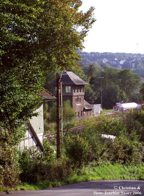 Ein ehem. mechanisches und ein elektromechanisches Stellwerk Dieringhausen  am 07.10.2006