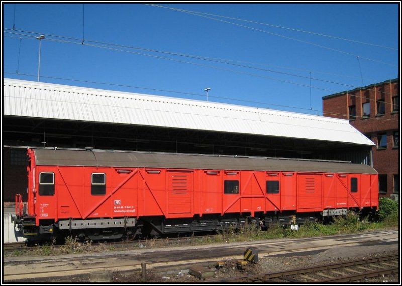 Ein  Einheitshilfsgertewagen , abgestellt in Koblenz Hbf am 01.08.2007.