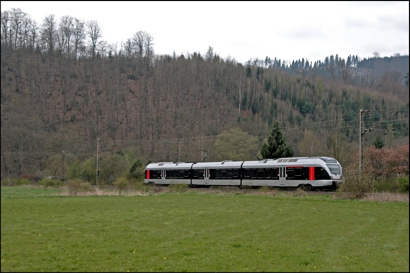 Ein ET23er ist zwischen Plettenberg und Werdohl als ABR99735 (RB91  Ruhr-Sieg-Bahn  nach Hagen Hbf unterwegs. (21.04.2008)
