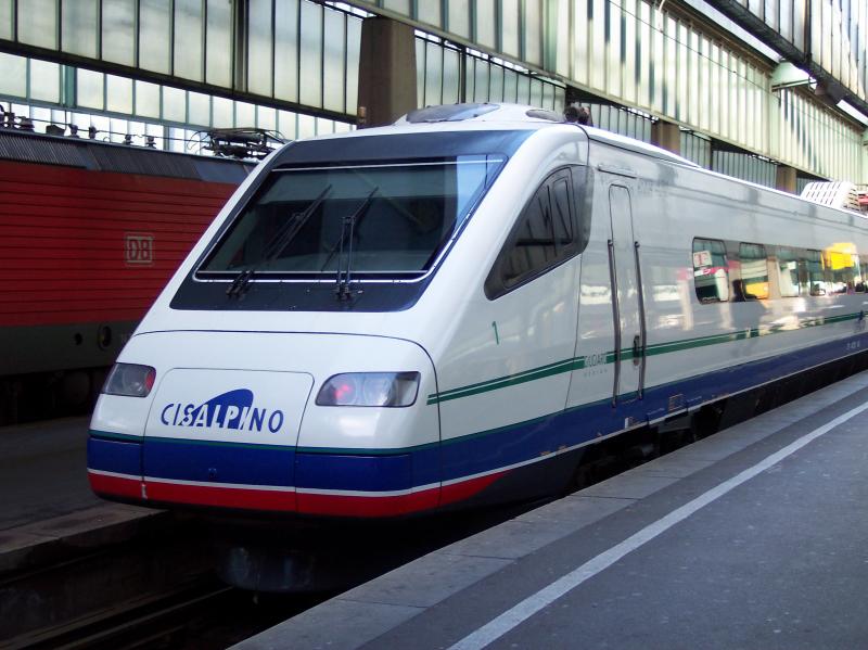 Ein ETR 470 als Cisalpino in Stuttgart Hbf