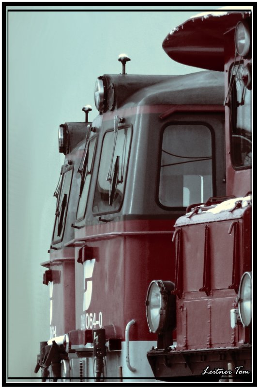 Ein etwas anderes Portrait der Loks 2143 62 + 64 und 1245 525.
Knittelfeld 16.12.2007