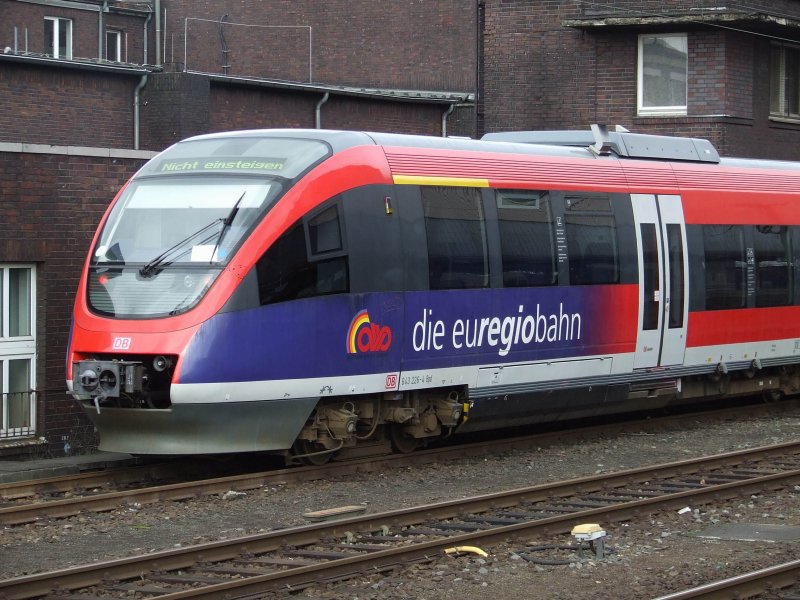 Ein EuRegiobahn VT 643 am 13.03.2009 in Dsseldorf Hbf.