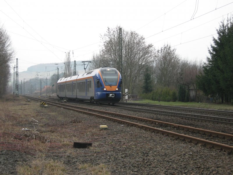 Ein Flirt-Triebzug der CANTUS Verkehrs GmbH als RB nach Gttingen kurz vor der Einfahrt in den Bahnhof Eschwege West. 17.03.2009.