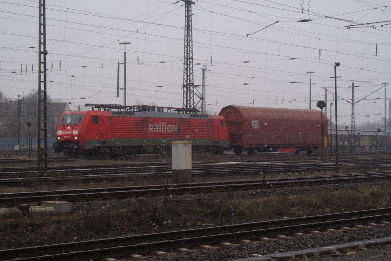 Ein f�r mich seltenes Bild.189 041-7 beim rangieren eines G�terwagens in Seelze am 25.03.2009