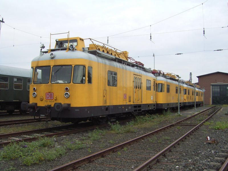 Ein ganzer Turmtriebwagenzug in gutem Zustand (da knnte sich das DB-Museum Koblenz ein Beispiel dran nehmen), abgestellt im BW Krefeld