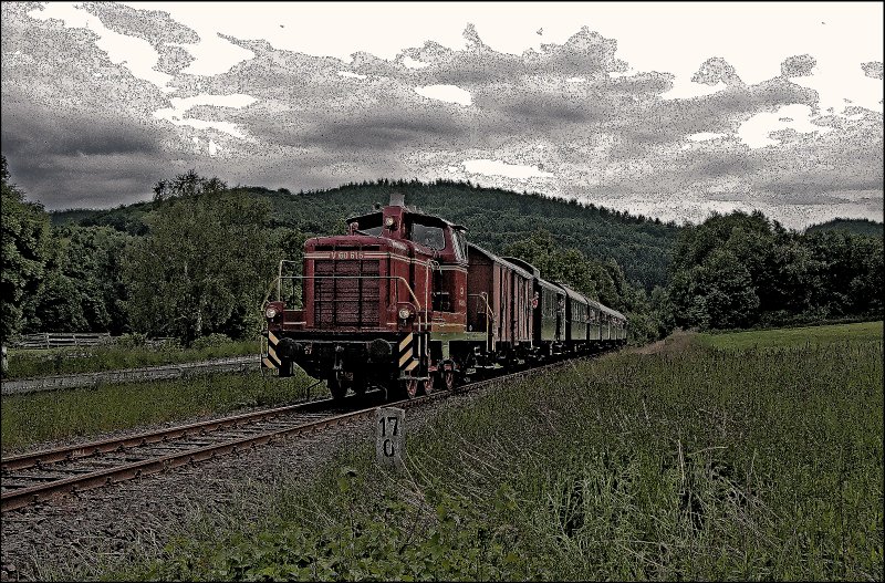 Ein Gemlde;-) V60 615 ist mit einem Dampfzug zwischen Hemer und Menden(Sauerland) unterwegs. (25.05.2008)