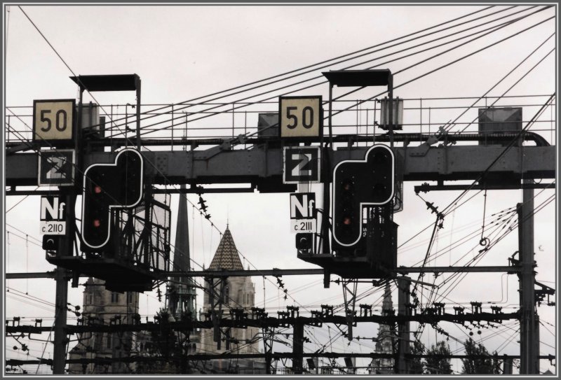 Ein geordnetes Durcheinander - Signalanlage in Dijon. (Archiv 10/99)