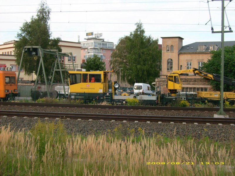 Ein Gleisarbeitsfahrzeug(GAF) der Firma Robel stand am 21.08.08 in Halle/Saale.