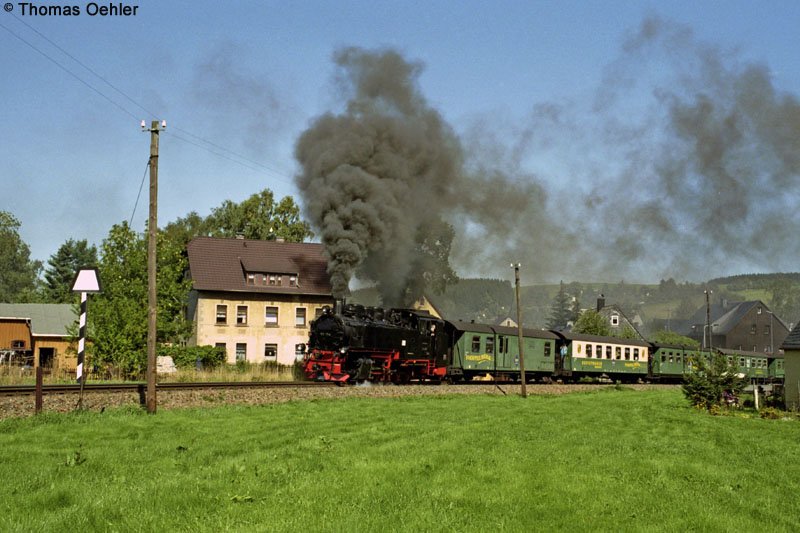 Ein groes Dankeschn an die Schwarzen von von 99 794, die bei der Ausfahrt aus Neudorf am 10.09.06 so schnen  Fotodampf  gemacht haben.