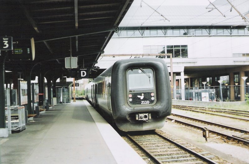Ein IC 3 der DSB im Bahnhof Odense am 29.08.2006.
