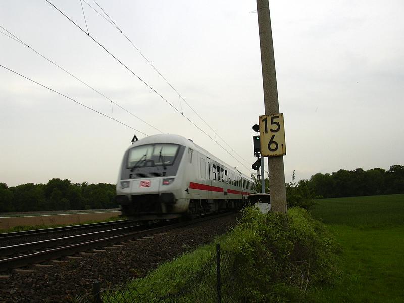 Ein IC nach Kln Hbf. Durchfuhr kurz danach durch den Bahnhof Brhl.