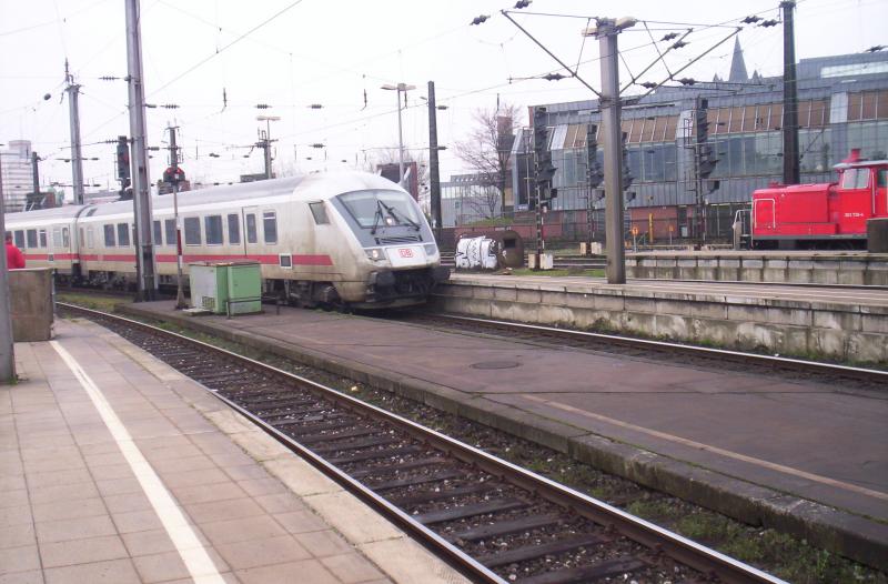 Ein IC Steuerwagen fuhr am 30.03.2005 in den Klner Hbf Richtung Stuttgart Hbf ein.