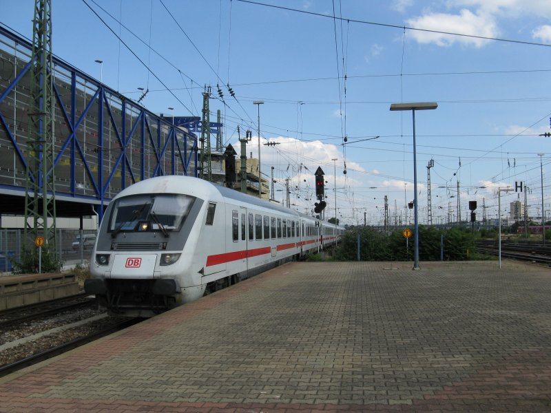 Ein IC2054 von Frankfurt(Main)Hbf nach Saarbrcken Hbf.Am 25.07.08 bei der einfahrt in Mannheim Hbf.