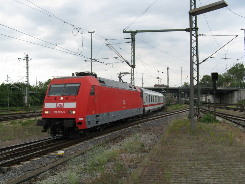 Ein IC2113 von Hamburg-Altona nach Stuttgart Hbf.Am 22.05.08 bei der einfahrt in Mannheim Hbf.