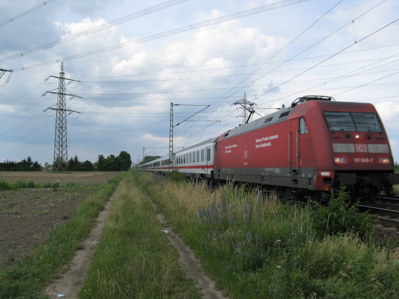 Ein IC2113 von Hamburg-Altona nach Stuttgart Hbf.Dieser Zug wurde wegen Bauarbeiten ber Gro-Gerau umgeleitet.Am 14.06.08 bei der durchfahrt in Lampertheim.