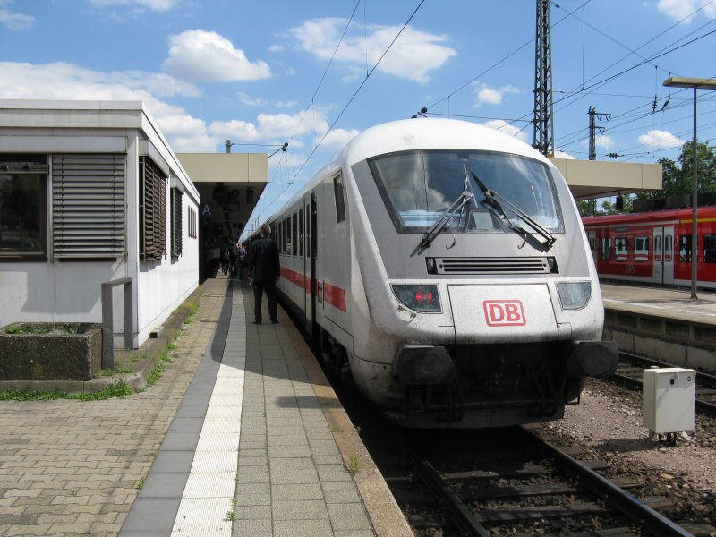 Ein IC2113 von Hamburg-Altona nach Stuttgart Hbf.Am 21.06.08 beim Halt in Mannheim Hbf.