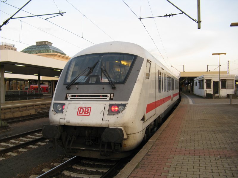 Ein IC2115 mit 20minuten Versptung von Stralsund nach Stuttgart.Am 23.02.08 in Mannheim Hbf.