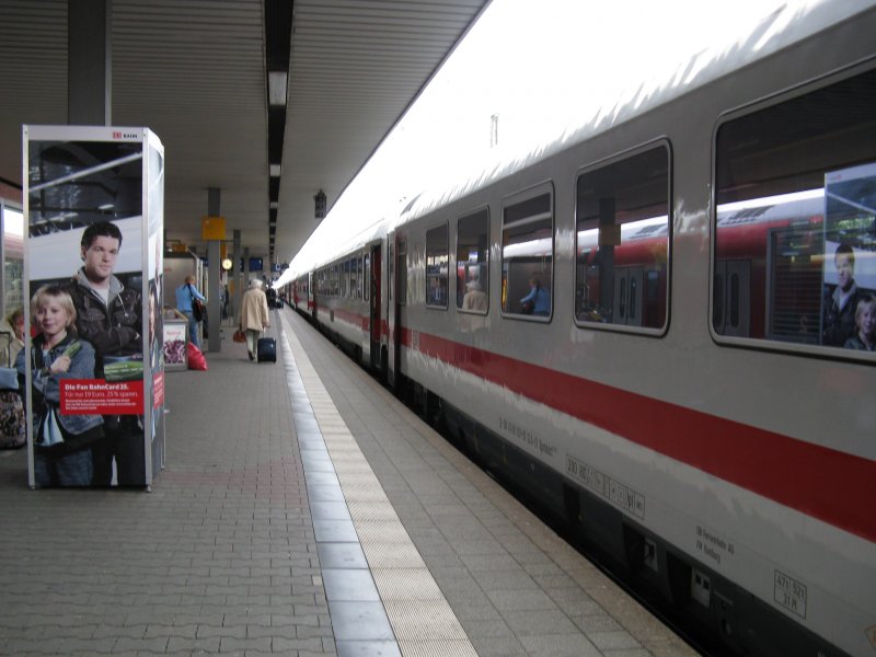 Ein IC2115 von Stralsund nach Stuttgart Hbf.Am 22.05.08 beim Halt in Mannheim Hbf.