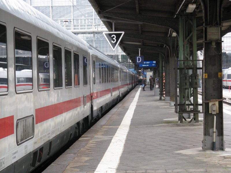 Ein IC390 von Linz nach Frankfurt(Main)Hbf.Am 27.03.08 in Frankfurt(Main)Hbf.