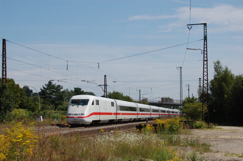 Ein ICE 1 kurz nach der Durchfahrt von Uhingen, aufgenommen am 25.8.2009