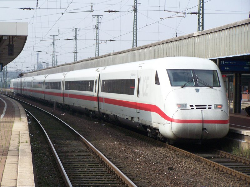 Ein ICE-2 (Baureihe 402) in Dortmund Hbf. (Sommer 07)