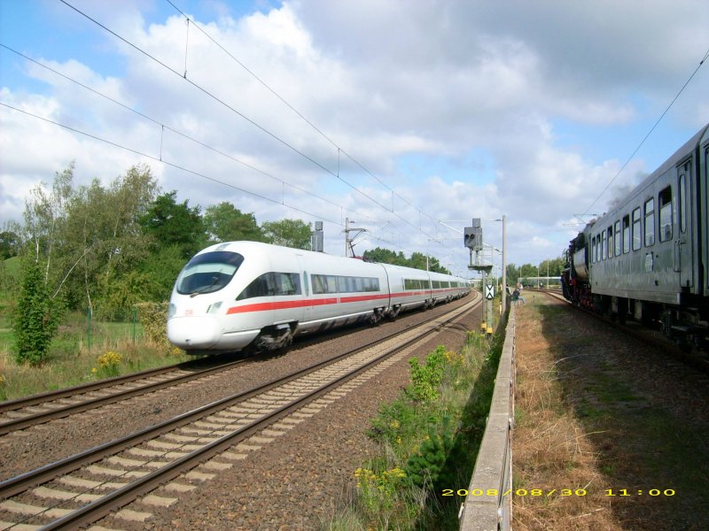 Ein ICE-T der BR 415 fhrt am 30.08.08 am SFW Delitzsch vorbei in Richtung Leipzig Hbf. 