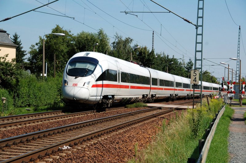 Ein ICE-T durchfhrt am 27.07.09 Dresden-Stetzsch Richtung Leipzig.