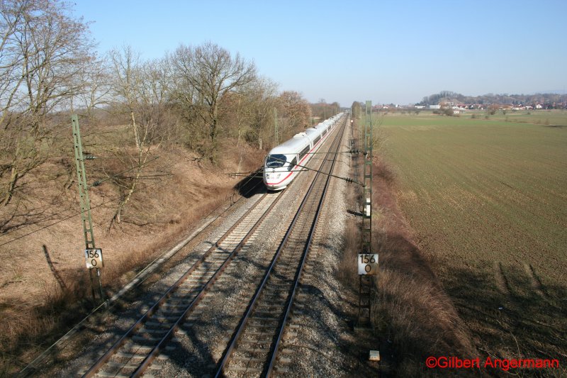 Ein ICE3 am 24.02.2008 als ICE503 (Hannover-Basel) auf der Fahrt in der Oberrheinebene Richtung Freiburg.