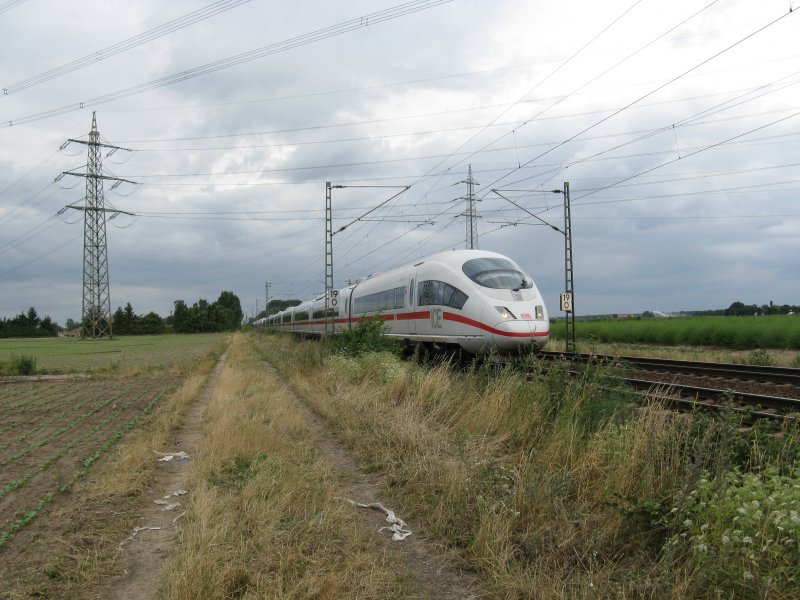 Ein ICE517 von Dortmund Hbf nach Mnchen Hbf.Am 18.07.08 bei der durchfahrt in Lampertheim.