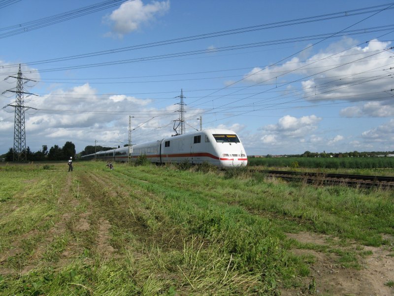 Ein ICE573 von Hamburg-Altona nach Stuttgart Hbf.Am 07.09.08 bei der durchfahrt in Lampertheim.