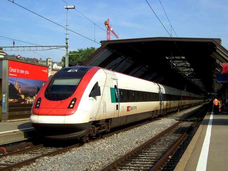 Ein ICN am 29.08.2008 bei der Ausfahrt aus Zrich Hbf. 