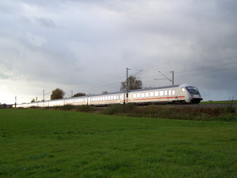 Ein InterCity auf der Fahrt von Nrnberg Hbf nach Karlsruhe Hbf. Hier bei Mgglingen. (Herbst 2007)