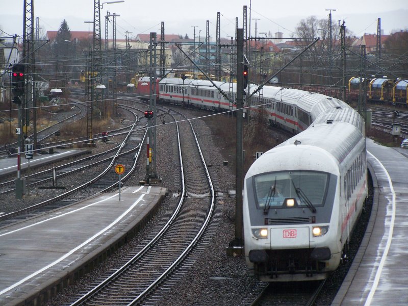 Ein InterCity nach Frankfurt/Main Hbf in Gppingen. Aufgenommen am 5.Januar 2008