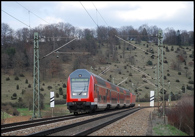 Ein IRE nach Stuttgart Hbf. Aufgenommen bei Lonsee und Urspring am 12.04.08