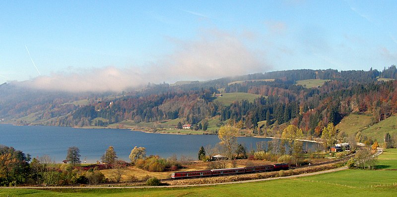 Ein Karlsruher Kopf am vernebelten Alpsee. In wenigen Minuten wird er Immenstadt ereichen. 01.10.07