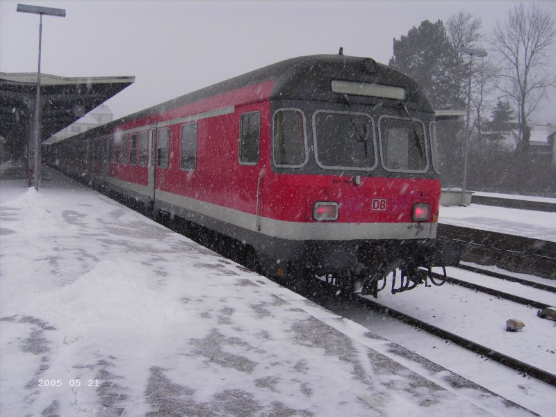 Ein Karlsruher Steuerwagen wartet IN Bad Harzburg auf die Abfahrt nach Hannover HBF
