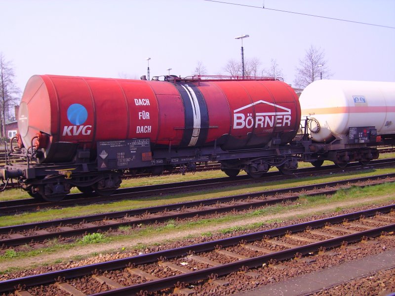 Ein Kesselwagen der KVG/B�rner steht mit weiteren Kesselwagen in Itzehoe. 31.03.07