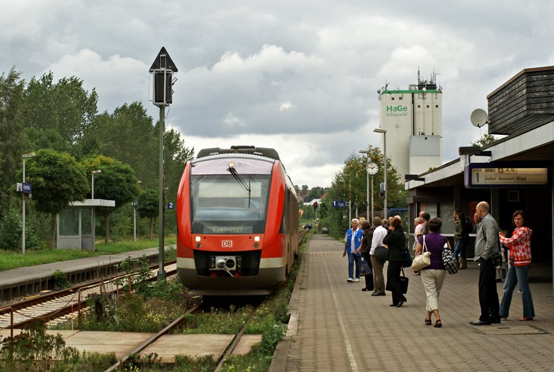 Ein Lint als RB nach Kiel Hbf am 28.08.2008  in Eckernfrde.