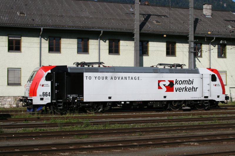 Ein Lokportrait der Lokomotion Lok 185 664. Aufgenommen am 09.09.2009 in Kufstein.