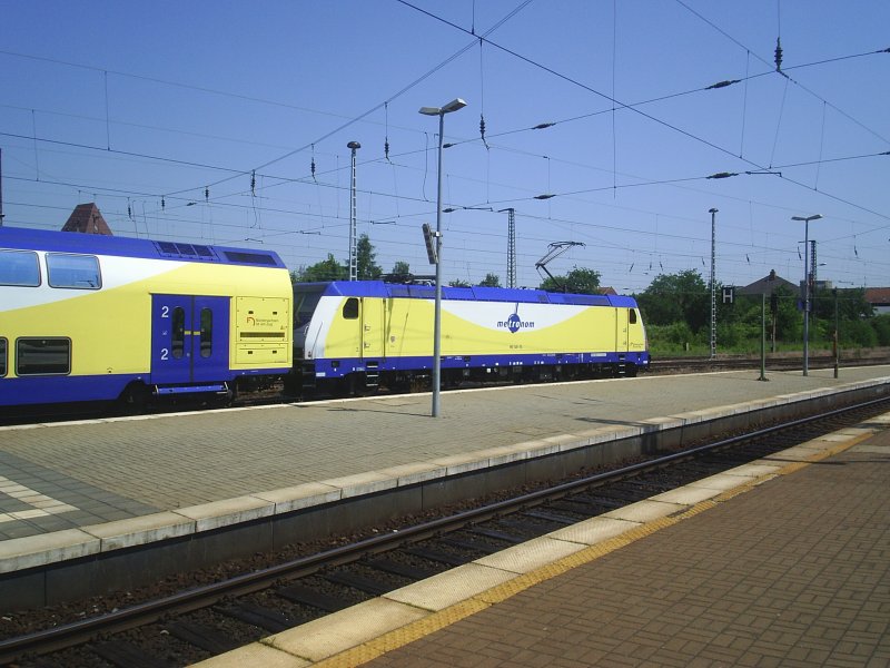Ein Metronom stand am 09.06.2007 im Weimarer Hauptbahnhof. Warum war dieser Zug in Th�ringen? 