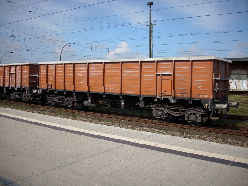 Ein mit Kreide beladener Eaos im Ganzzug abgestellt in Bergen/Rgen am 07.04.2008