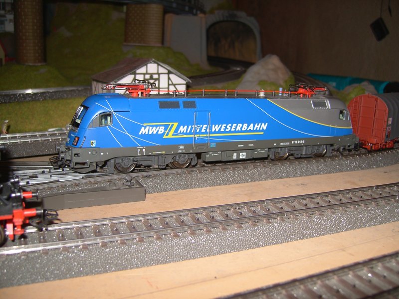 Ein MWB Taurus mit einem Plane ganszug.