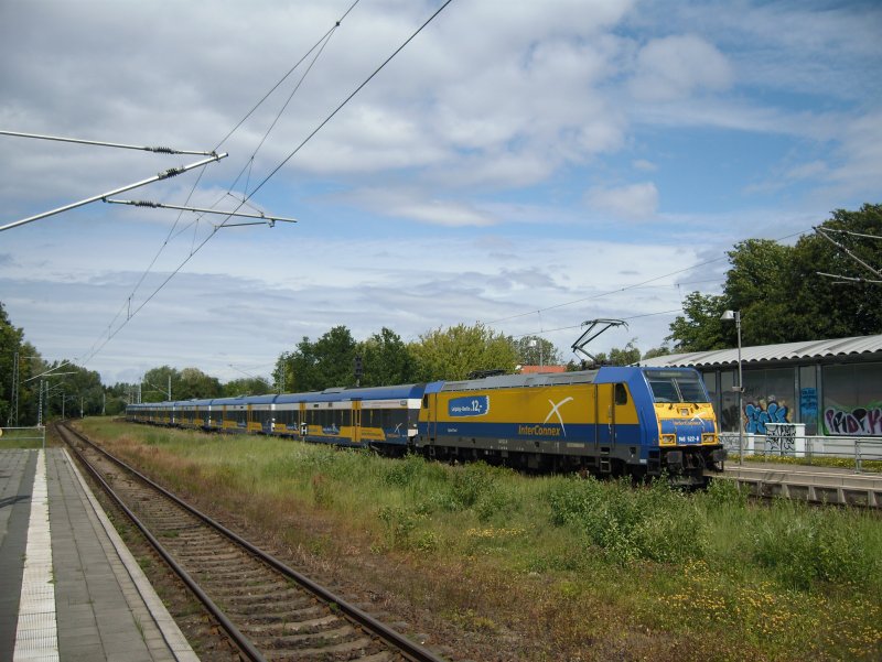 Ein Nachschuss auf BR 146 und den Inter Connex auf den Weg nach Warnemnde.
12.06.2009