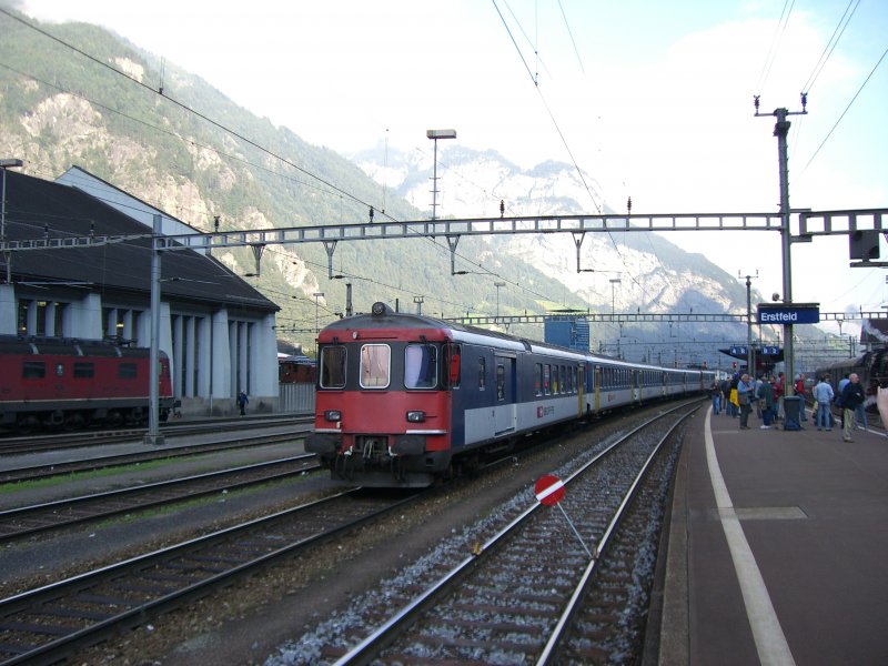 Ein Nahverkehrszug stand auch zur Schau in erstfeld. (08.09.2007)
