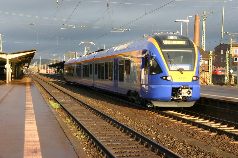 Ein neuer Gast im Bahnhof Bebra sind die Flirt Triebwagen der Cantus Betriebsgesellschaft die das Nordhessische Nahverkehrsnetz bernommen haben. Aufnahme am 5.1.2007