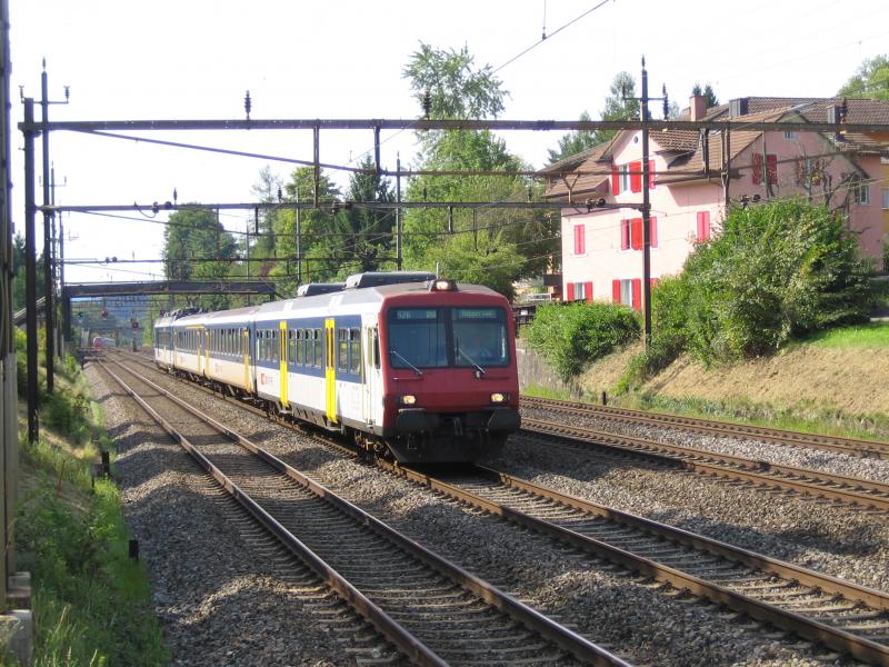 Ein NPZ war am 28.8.05 als S26 nach Rapperswil zwischen W'thur und Grze unterwegs.