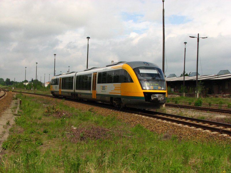 Ein ODEG Desiro auf dem Weg nach Zittau bei der Einfahrt in den
Bahnhof Grlitz.10.05.09.
