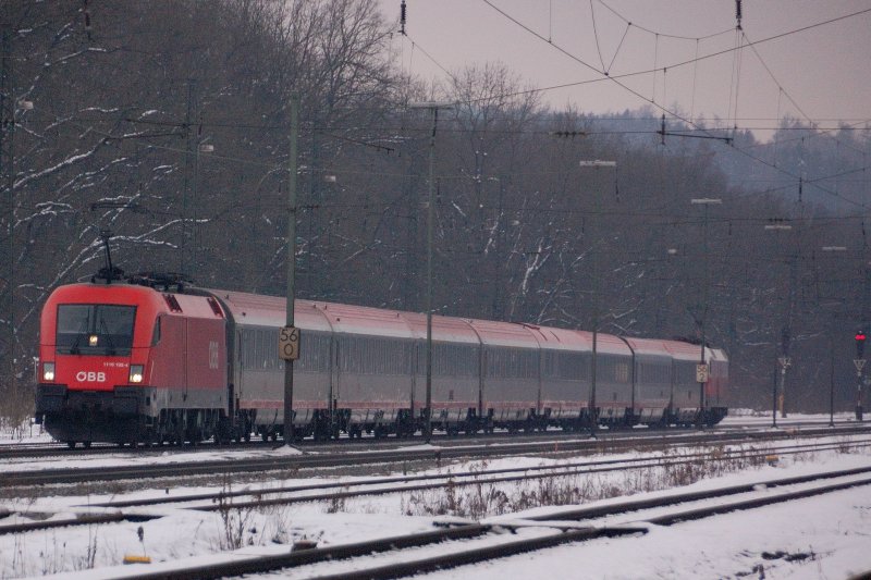 Ein BB-Sandwich zum 4. Advent mit berraschendem Ende. Aufgenommen auf der  Rollbahn  von Gnzburg/Do (Legolandcity) nach Offingen (KBS 980).